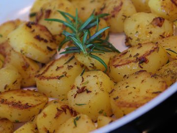 Какой картофель для жарки, какой для варки, а какой надо есть сырым?